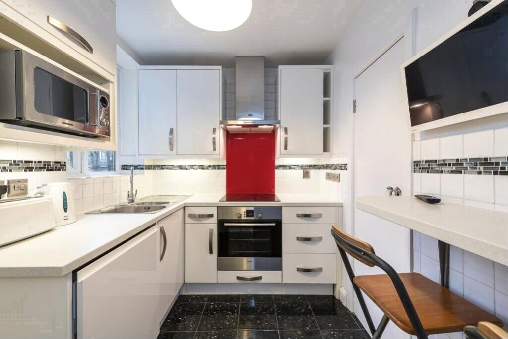 Main image of property: Barrington Court, Pages Hill, Muswell Hill, N10