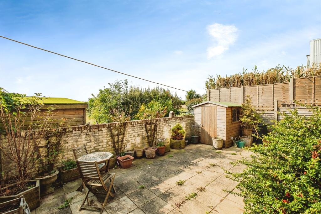 Brighton Road, LANCING photo 4