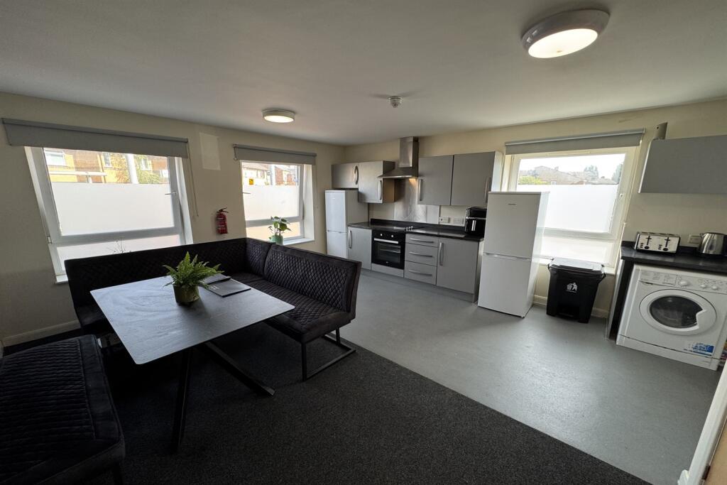 Apartment in Nottingham, Beeston - View 2