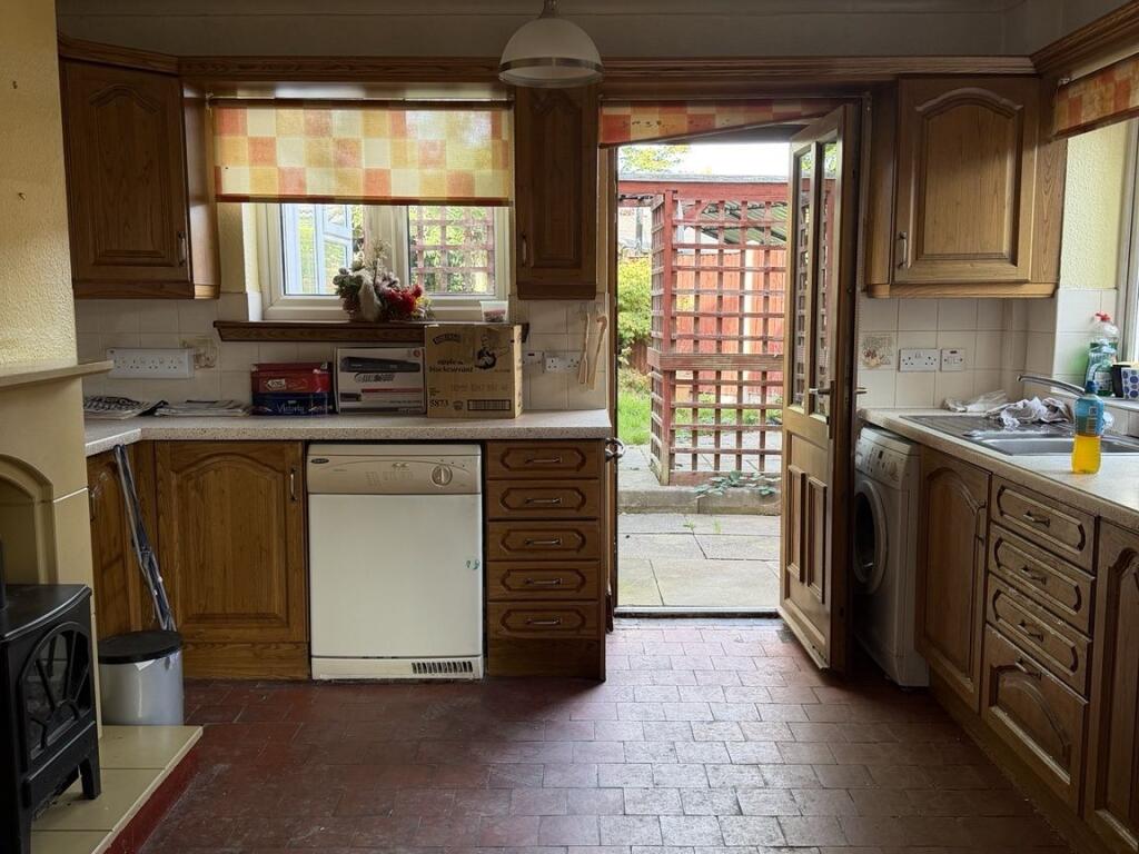 House in Sandwell, West Midlands - More
