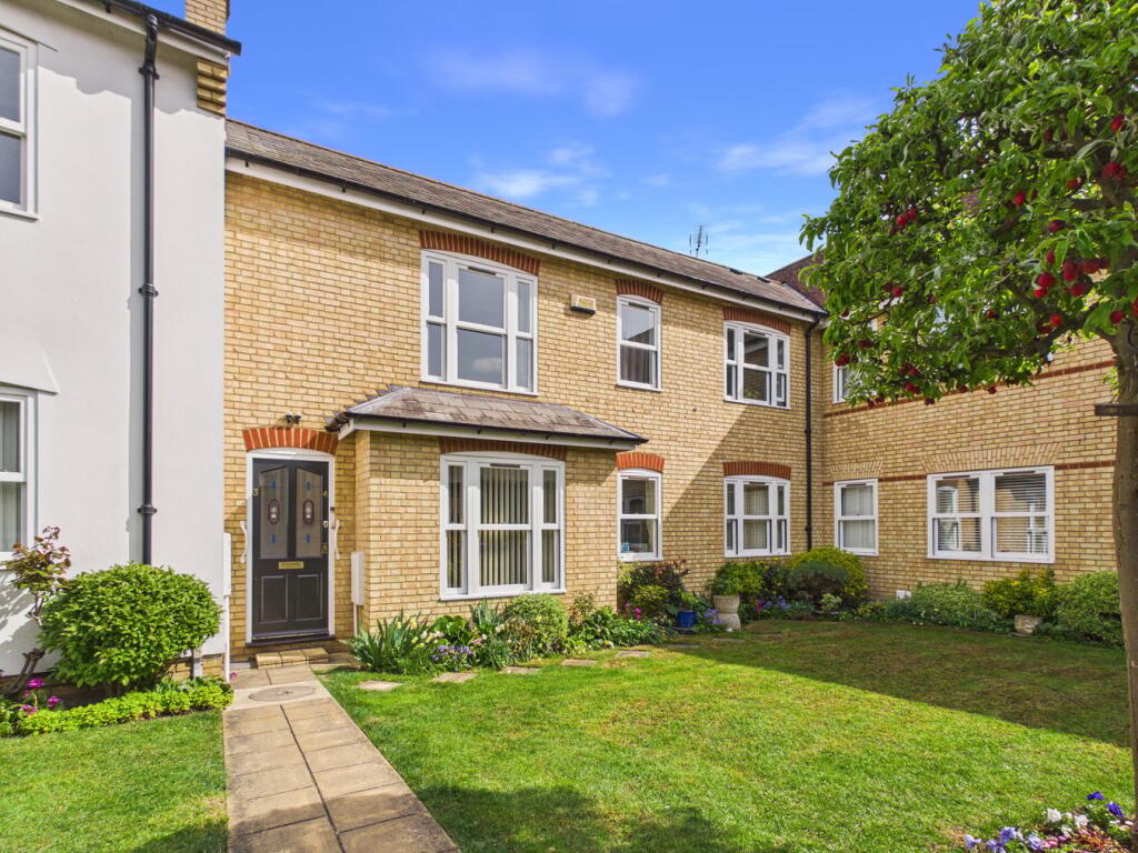 Main image of property: Cardinals Gate, Royston, SG8