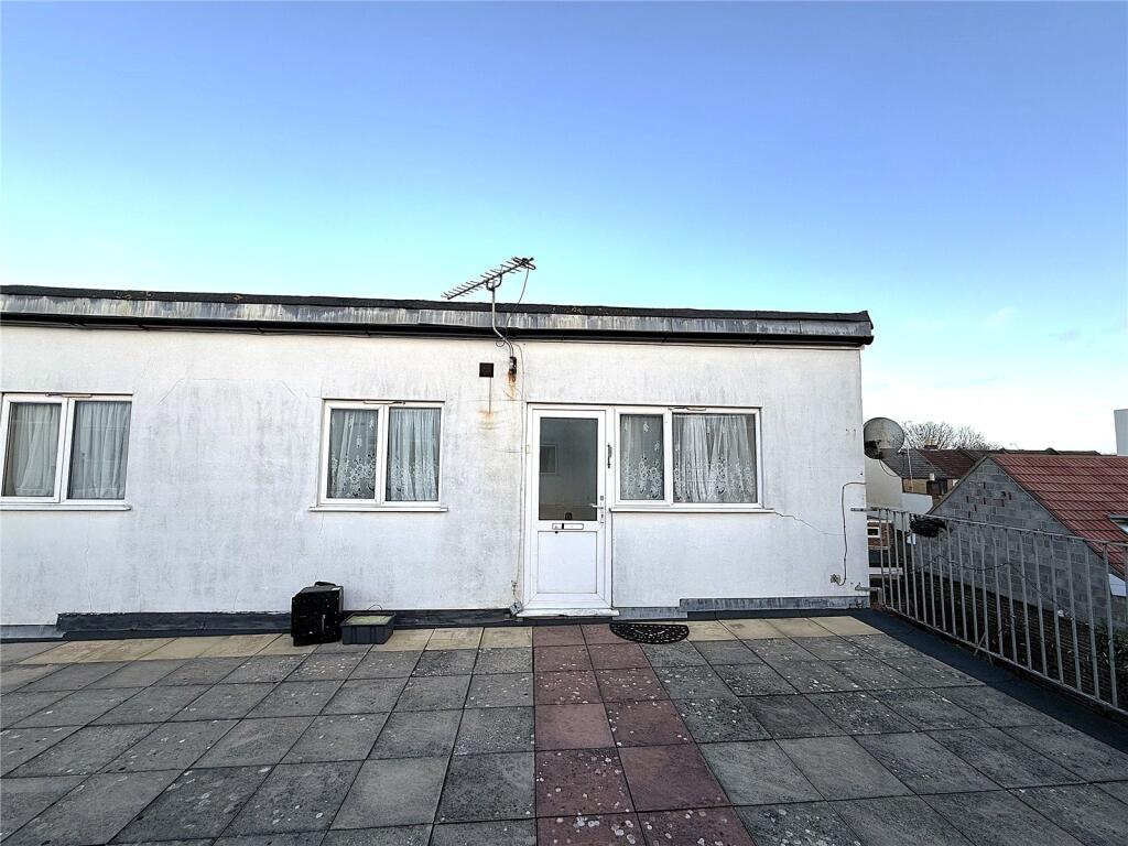 Main image of property: Fernback Apartments 154A, Kingston Road, Portsmouth, Hampshire, PO2