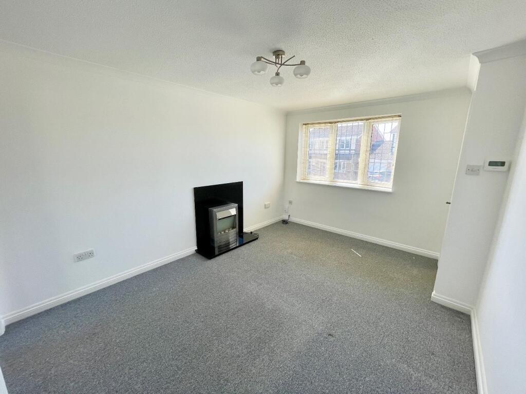 Sandover, East Hunsbury, Northampton NN4 - View 4