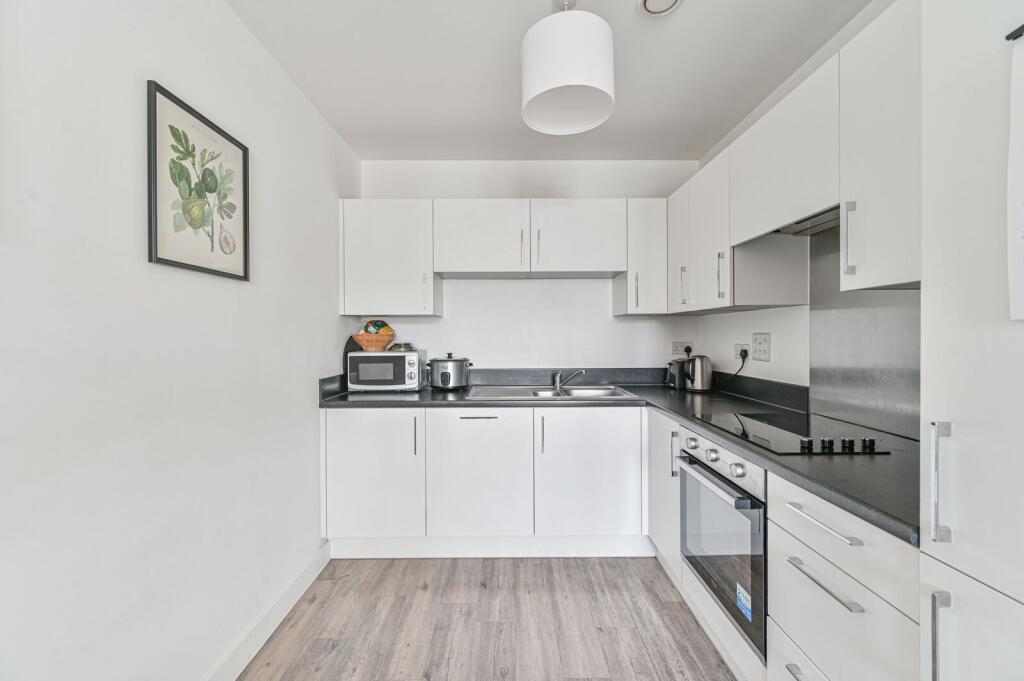Apartment in London - View 5