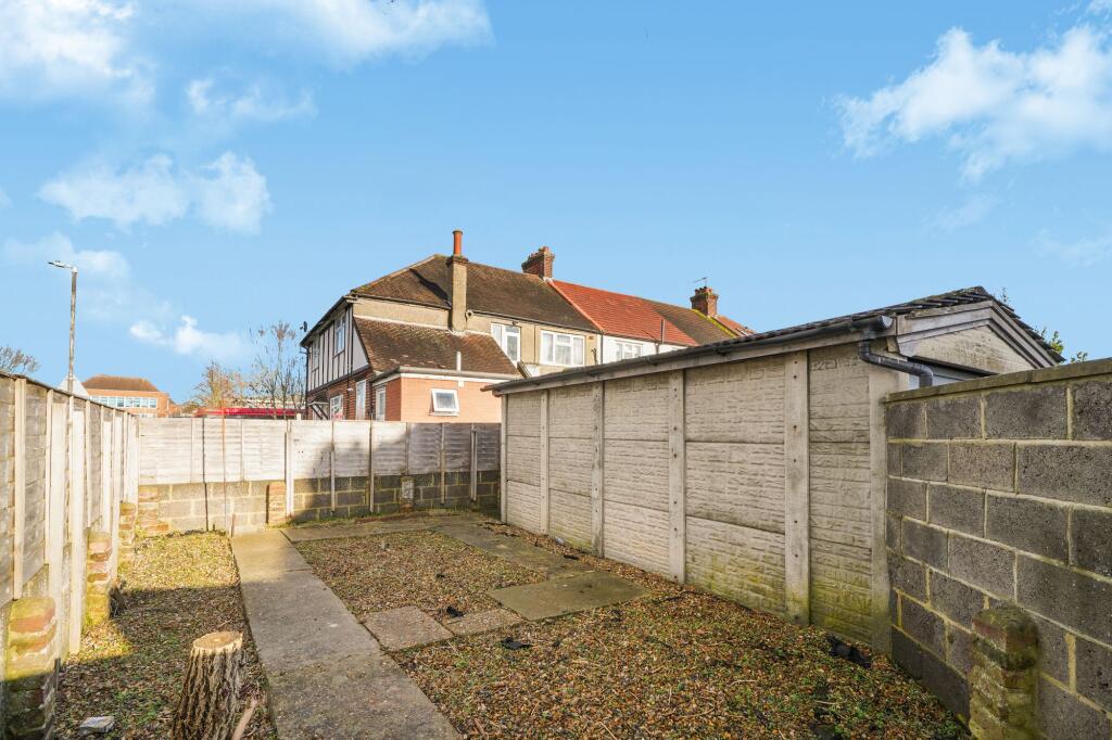 Wide Way, Mitcham, CR4 photo 4
