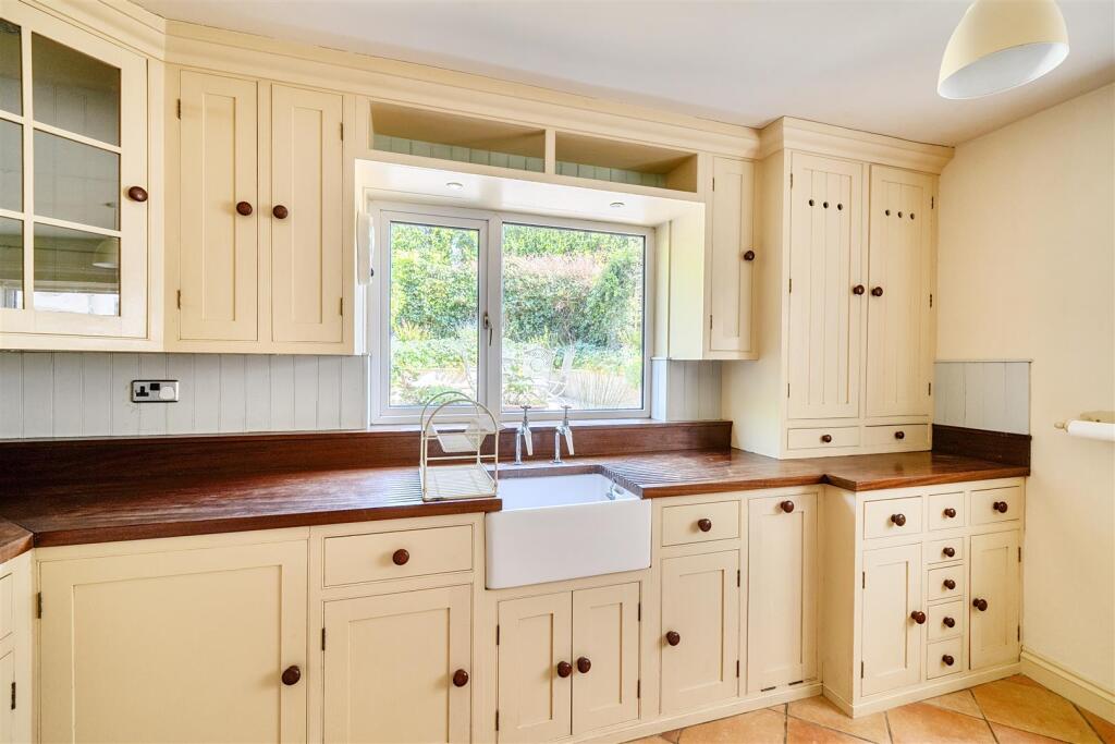 House in Bridport, Dorset - View 4