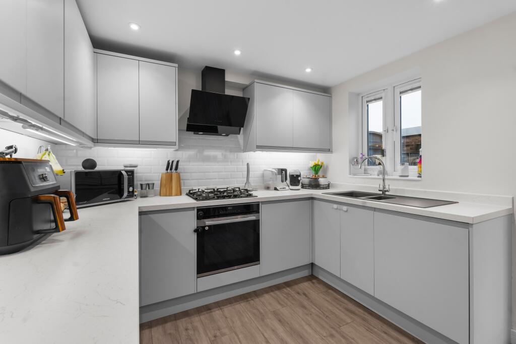 Tudor Road, Welwyn, AL6 - View 2