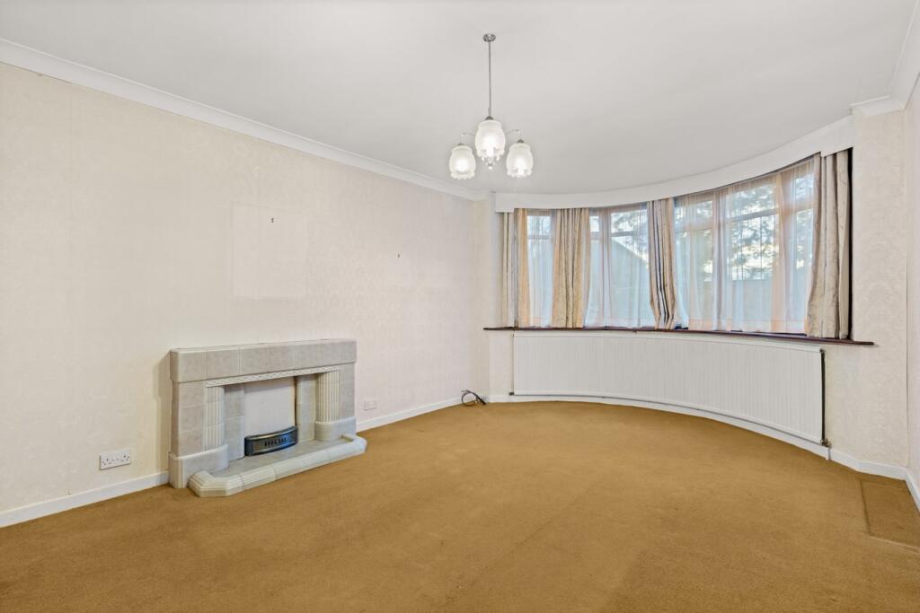 Bournside Close, Cheltenham, GL51 photo 4