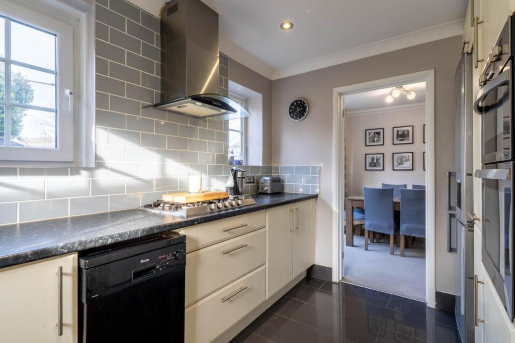 Mungo Park Road, Gravesend, Kent, DA12 5DF photo 4