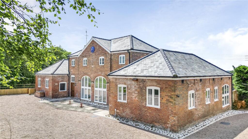 1-bed flat on 14 Ashford Court, £240,000