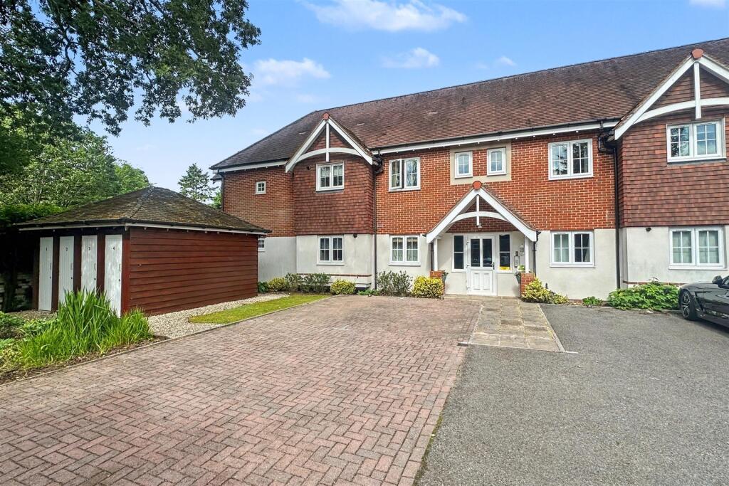 Main image of property: Hiltingbury