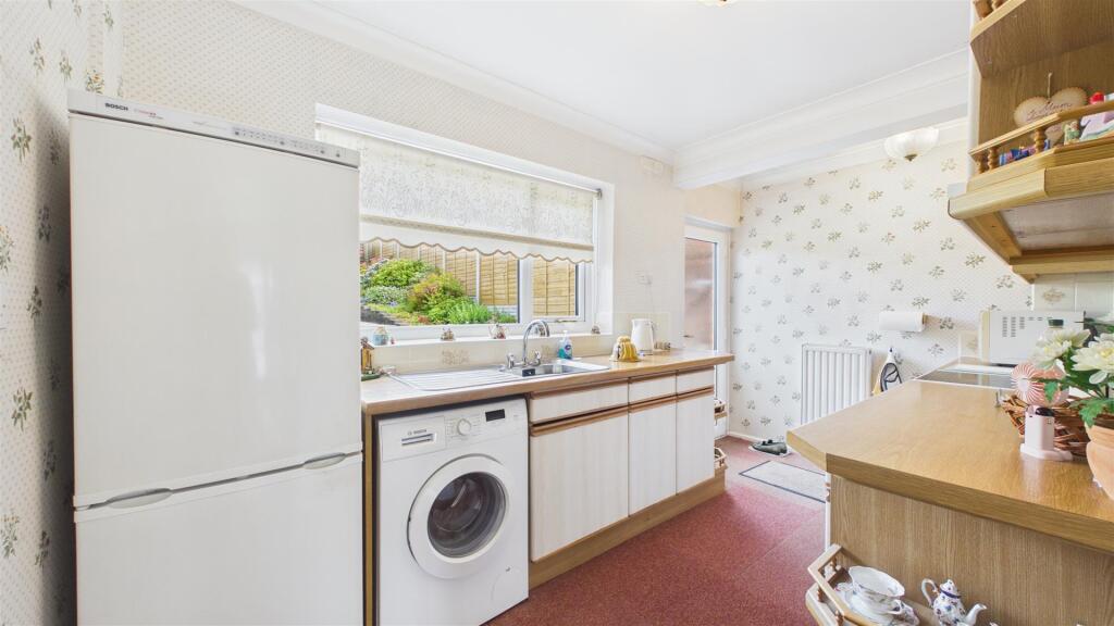 House in Dudley, West Midlands - View 5