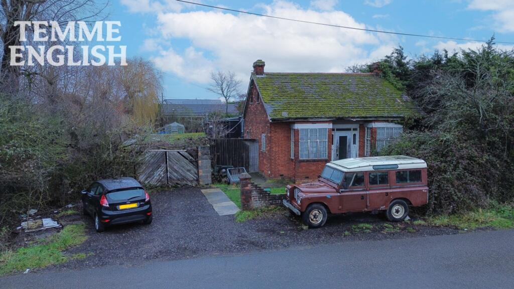 Meadow Way, Wickford, SS12 photo 3