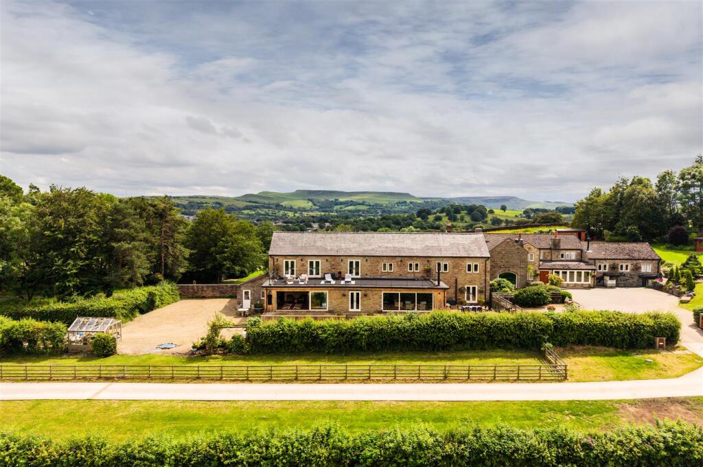 Main image of property: The Wash, Chapel-En-Le-Frith, High Peak