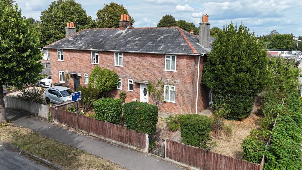 Main image of property: Gordon Road, Wimborne, BH21