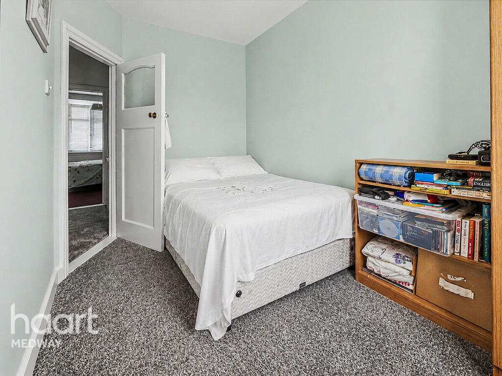 House in Gillingham, Twydall - More