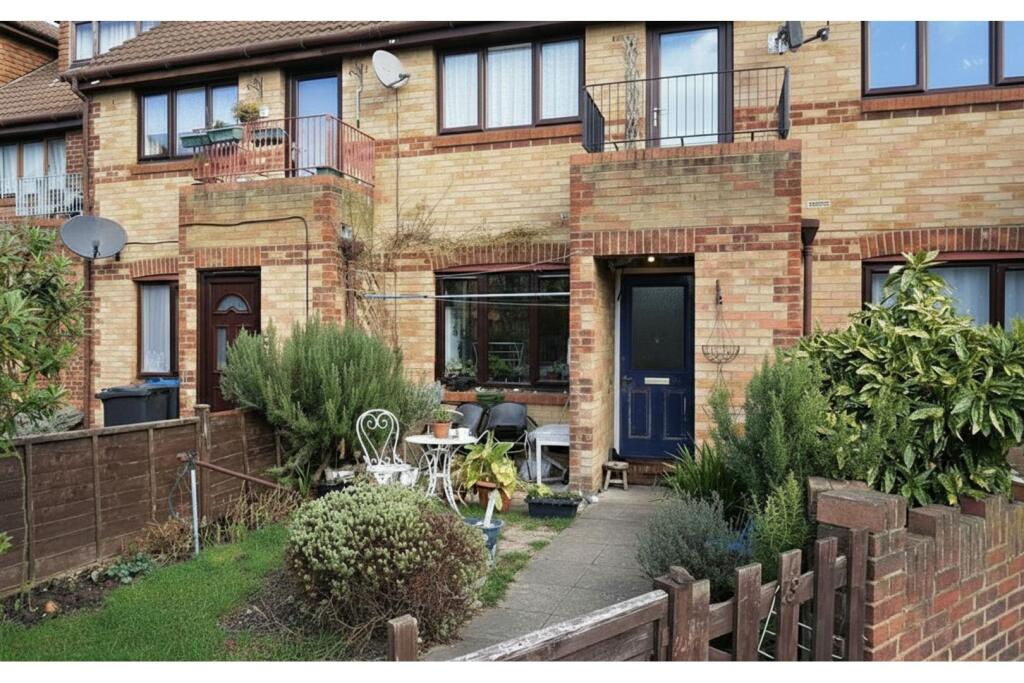 Main image of property: Veronica Gardens, London, SW16