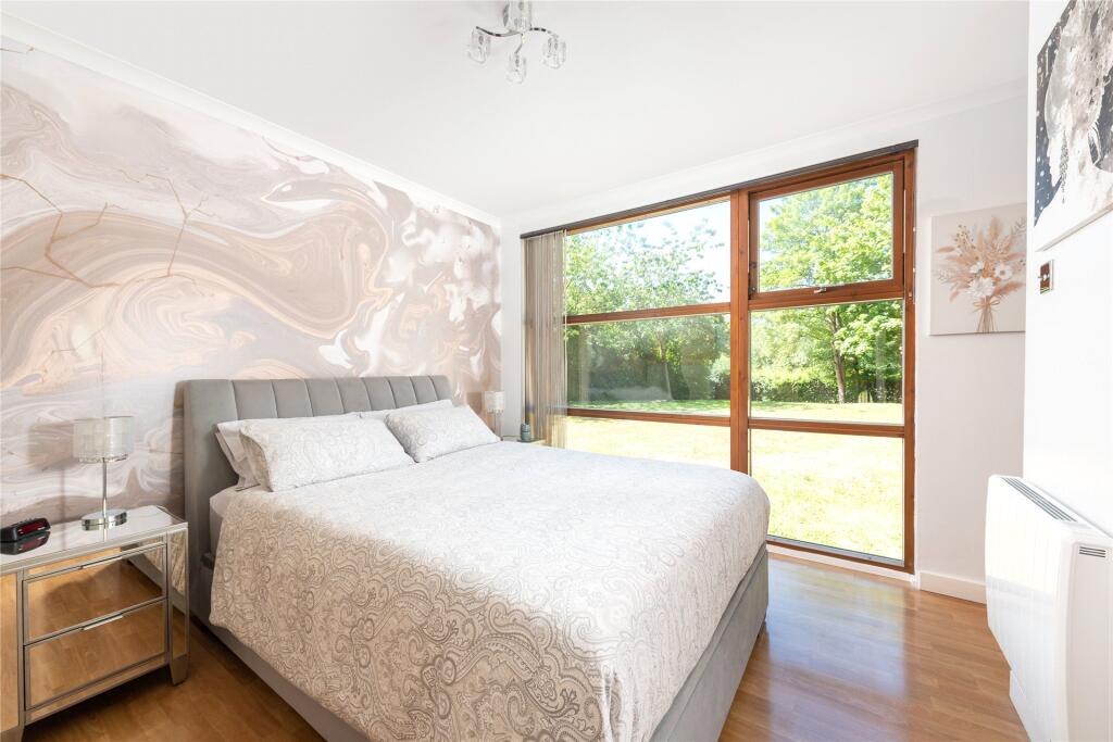 Woodward Place, Loughton Lodge, Milton Keynes, Buckinghamshire, MK8 photo 3