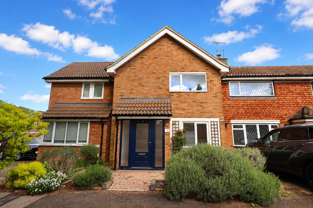 Main image of property: Whitestone Walk, Gadebridge, Hemel Hempstead, Hertfordshire, HP1 3NB