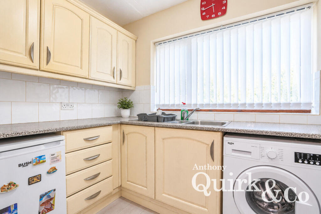 House in Castle Point, Canvey Island - View 2