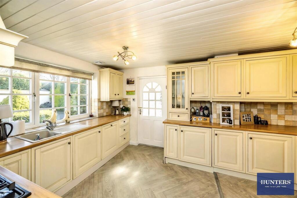 House in Halifax - View 5