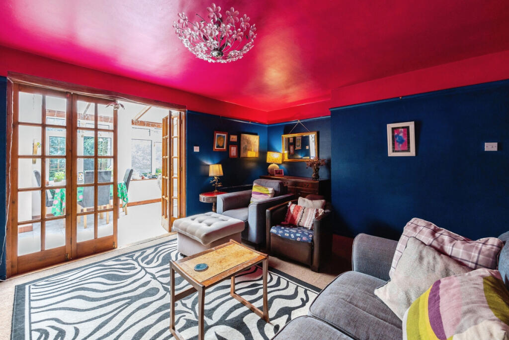 House in Folkestone and Hythe, Elmsted - More