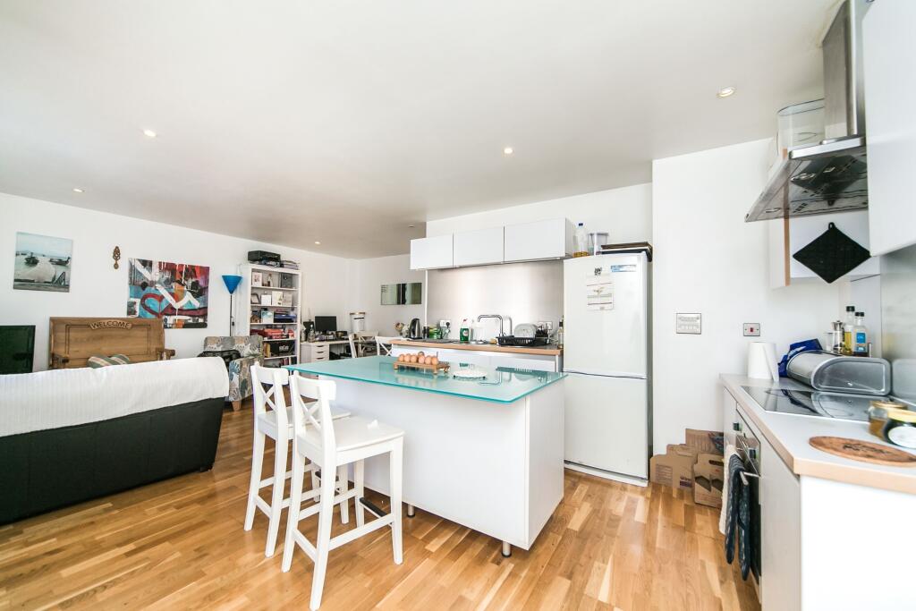 Main image of property: Queens Wharf, 47 Queens Road, Reading, RG1