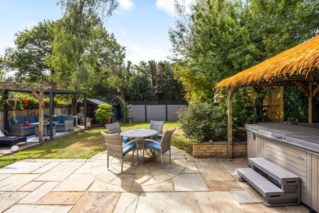 House in Wealden, Crowborough - More
