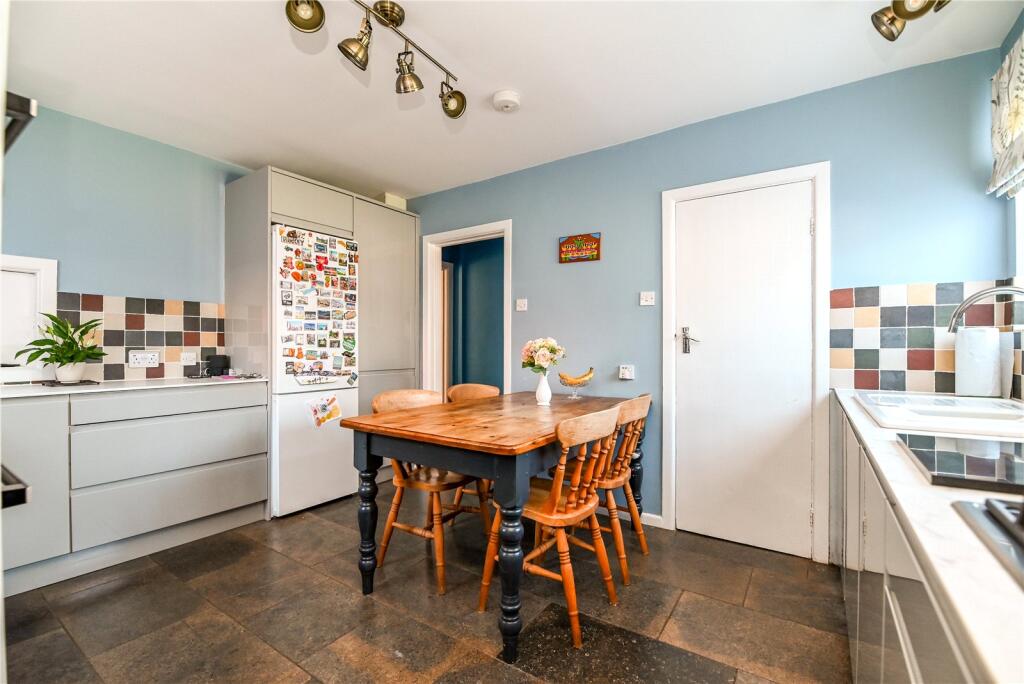 Barton Court Road, New Milton, Hampshire, BH25 photo 3