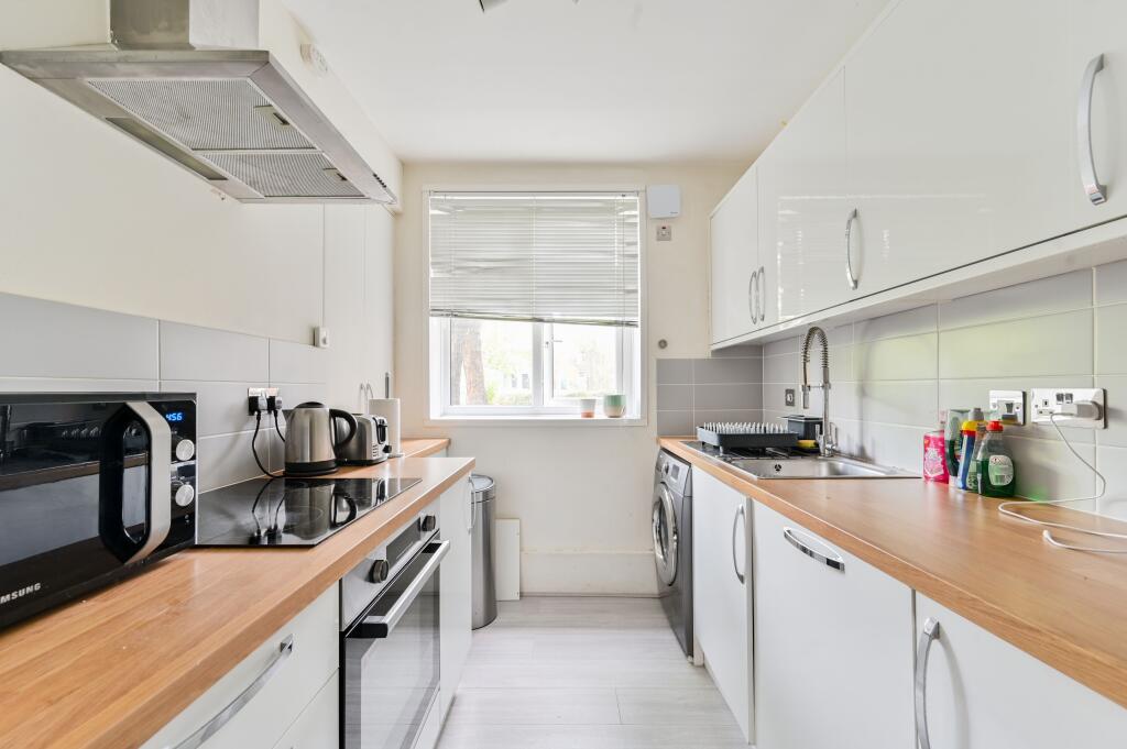 Cornwallis Court, Lansdowne Green, London, SW8 photo 4