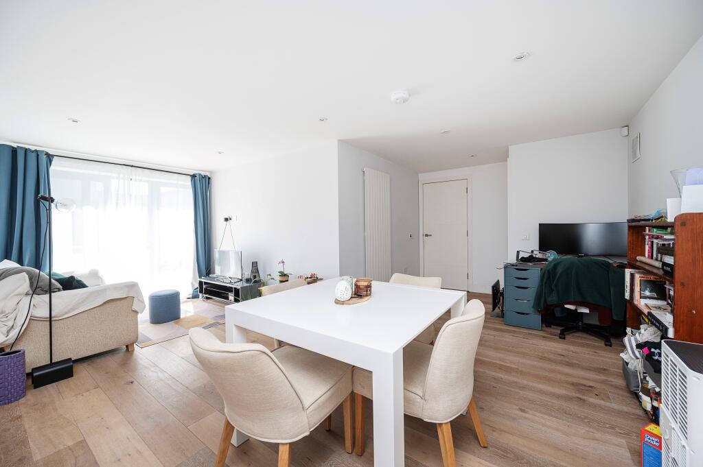 Apartment in London, Bromley-by-Bow, Poplar - View 2