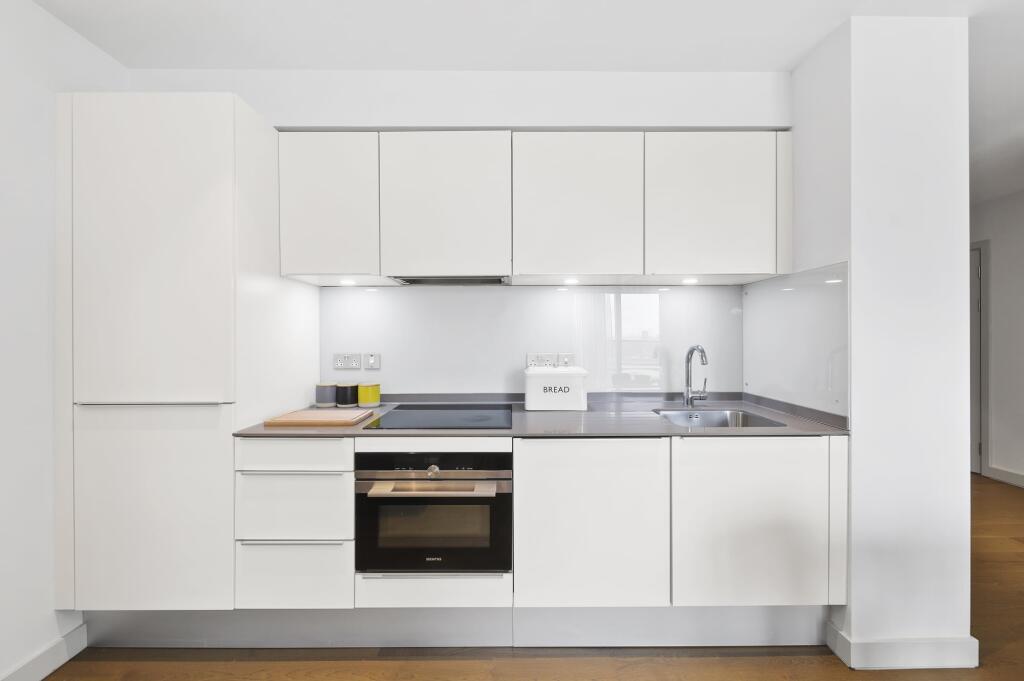 Apartment in London - More