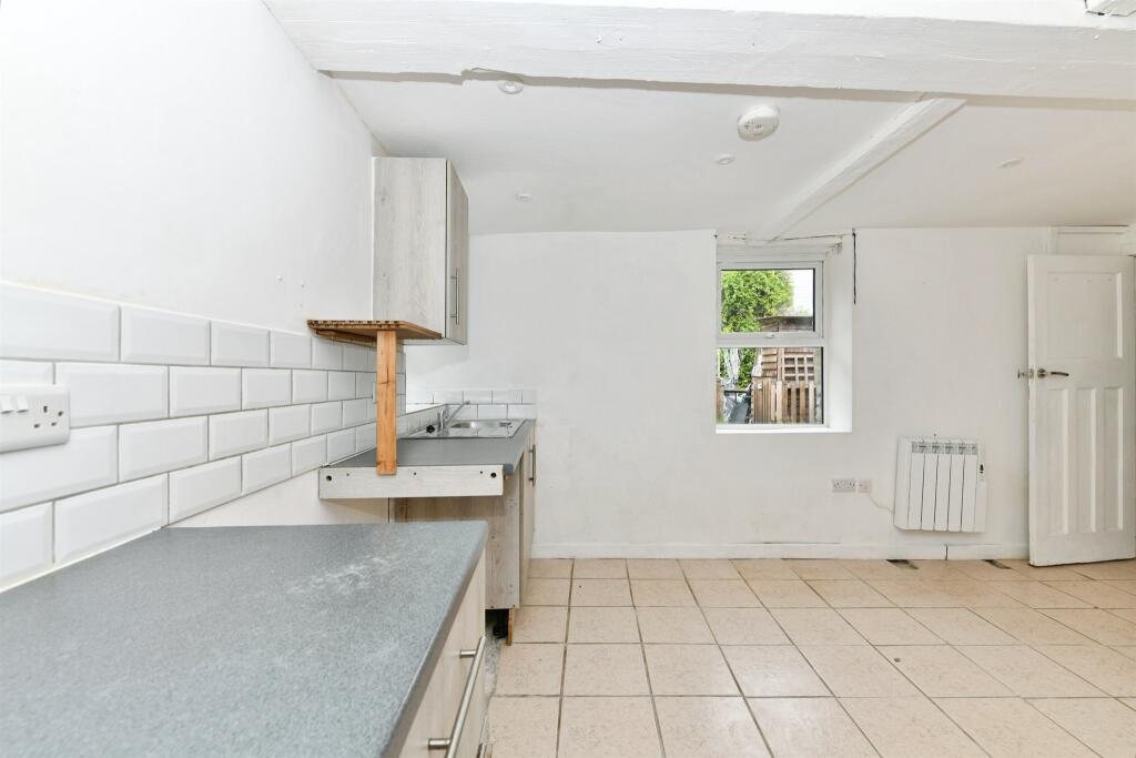 House in Bath - View 5