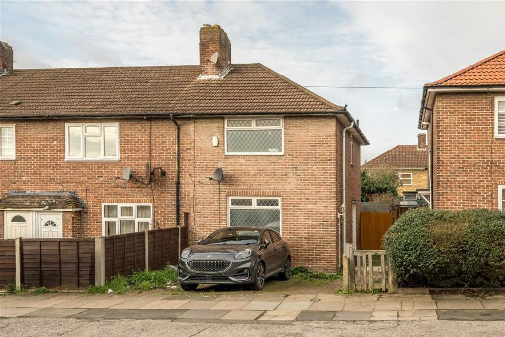 Main image of property: Valeswood Road, Bromley