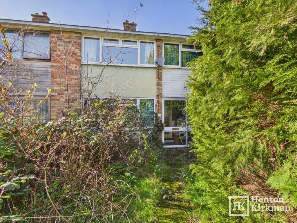 Main image of property: Moat Edge Gardens, Billericay, Essex, CM12 0NJ