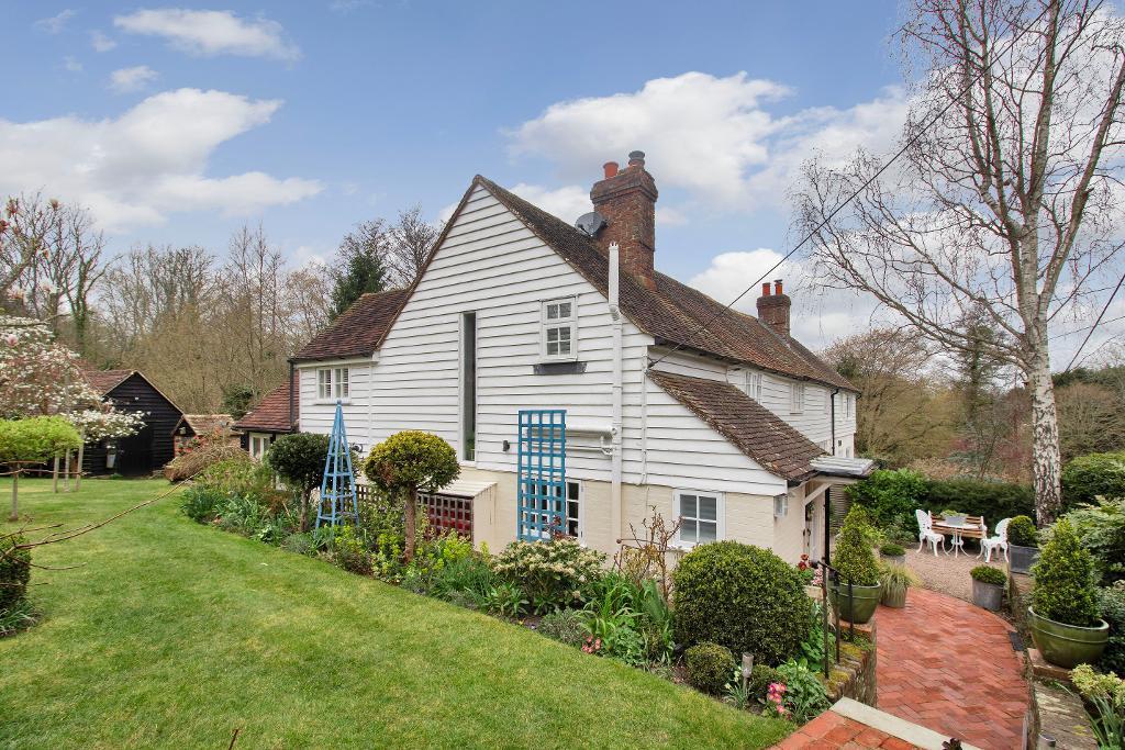 Main image of property: Dagg Lane, Ewhurst Green, E Sussex, TN32 5RD