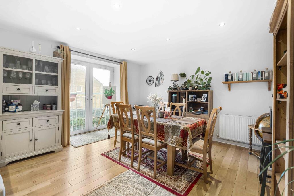 Apartment in Edinburgh, Leith Central - More