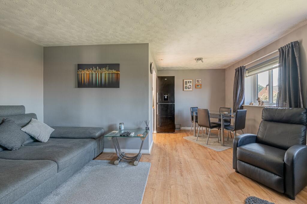 Eayre Court, St. Neots, Cambridgeshire, PE19 1QZ - View 4