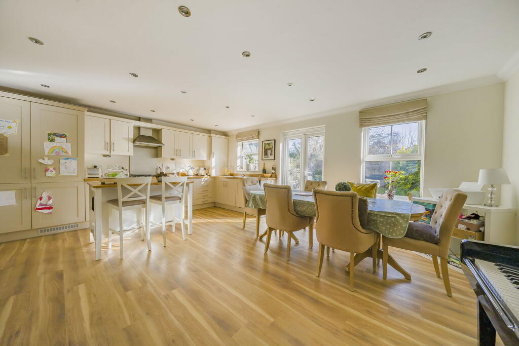 The Grange, Langton Green, Tunbridge Wells, TN3 0HR photo 2