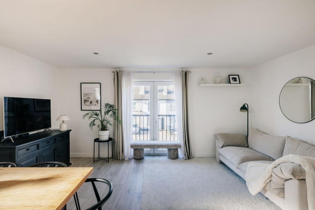 Apartment in Tandridge, Whyteleafe - More
