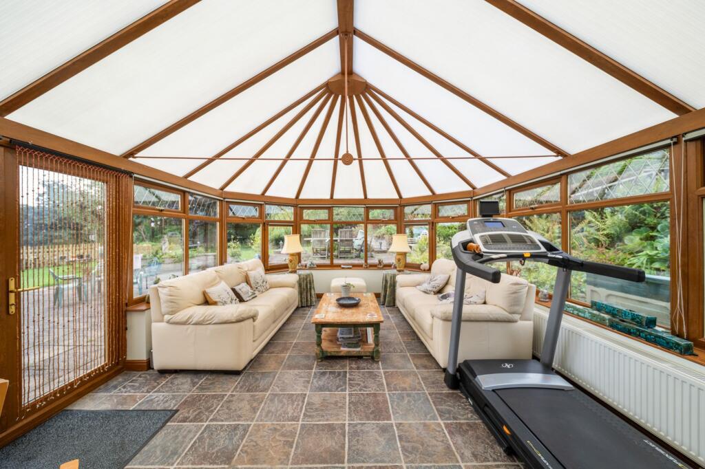 House in Llandudno, Henryd - View 4