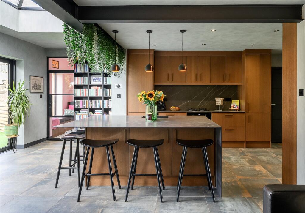 House in Leeds, Shadwell - View 4