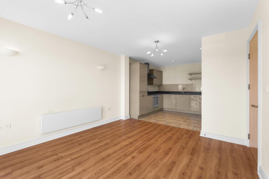 Apartment in East Hertfordshire, Hockerill, Bishop's Stortford - View 6