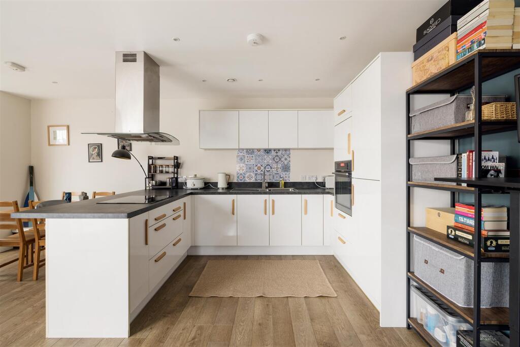 Apartment in London, Leyton - View 2