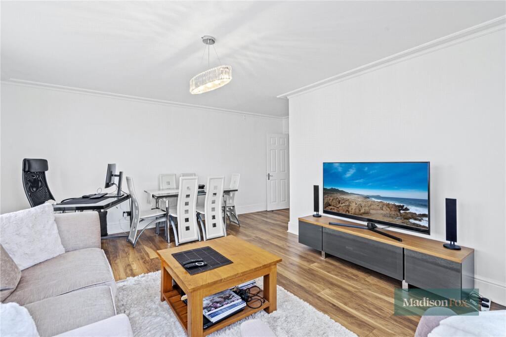 Apartment in Ilford - View 4