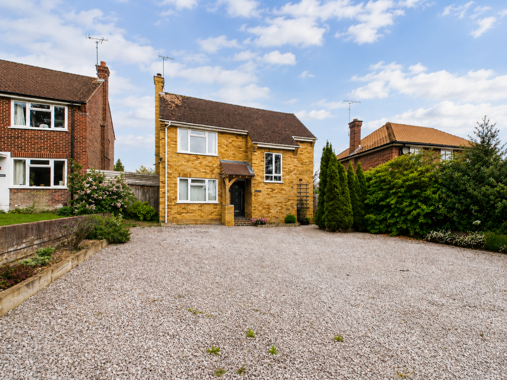 Harvest Hill Road, Maidenhead, SL6 photo 3