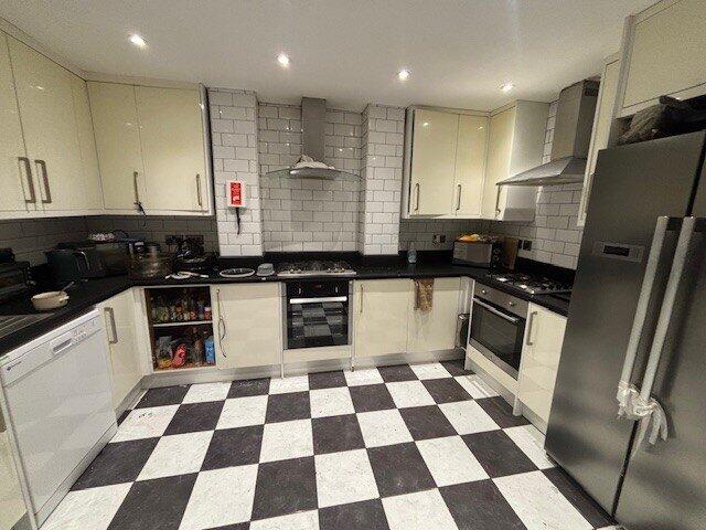 House in Nottingham - View 2