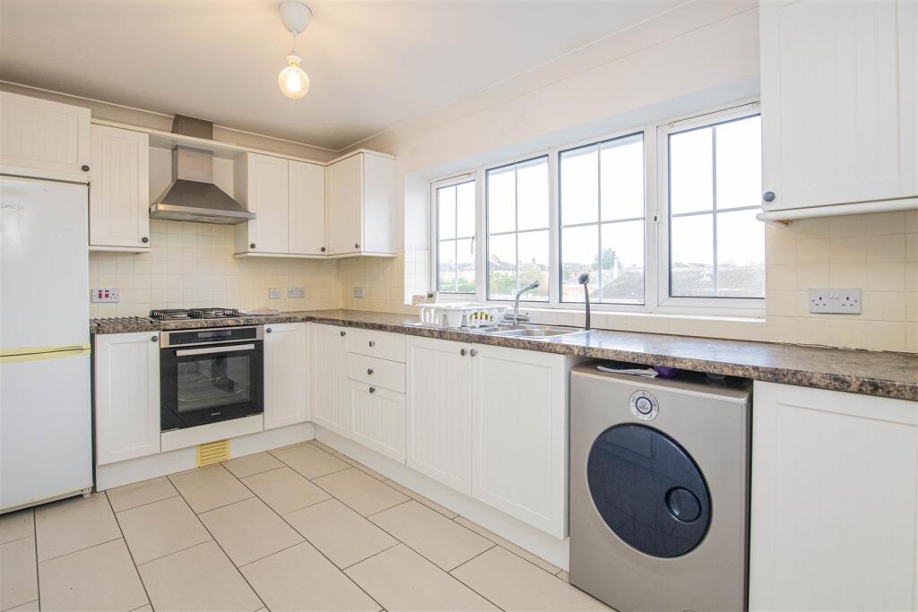 Apartment in Kettering, Avondale - View 2