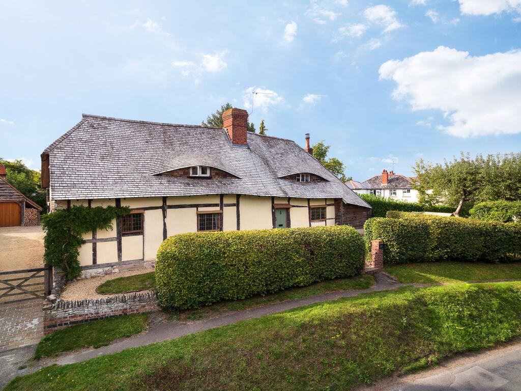 Main image of property: High Street, Childrey, OX12