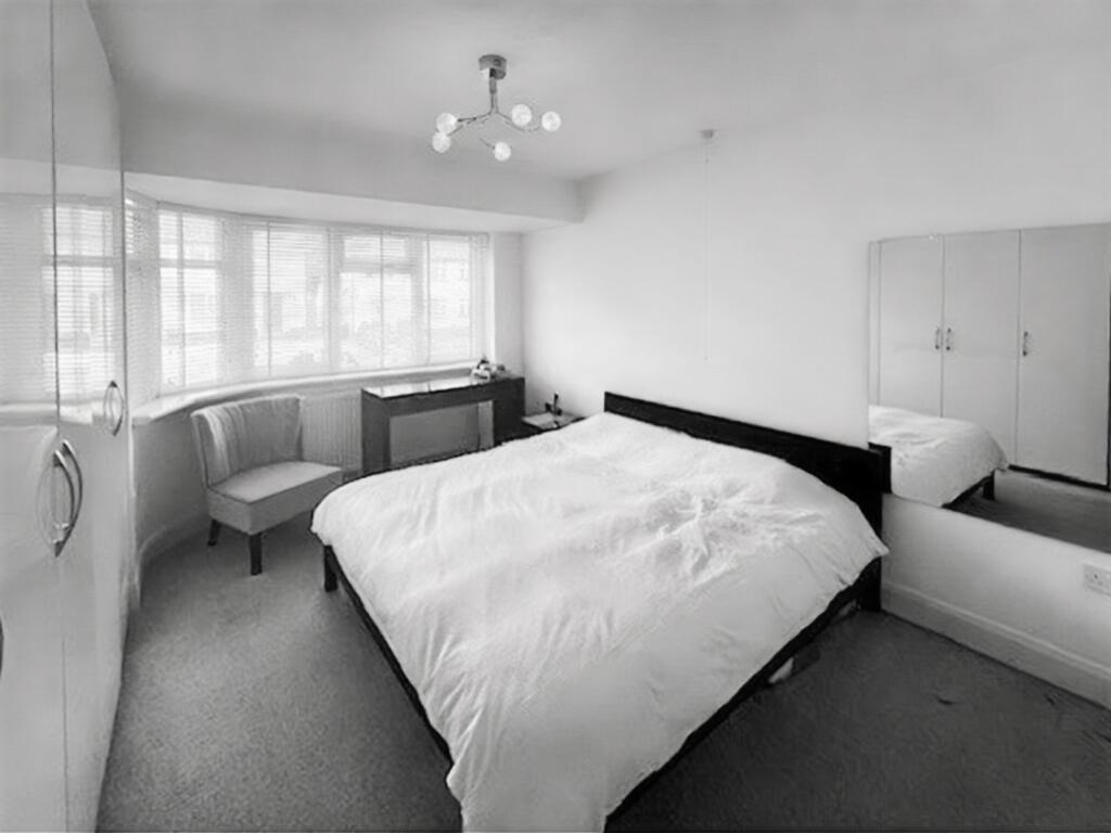 House in Harrow - View 4
